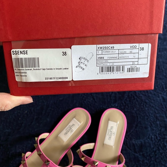 Pink Valentino Rockstud Sandals, New in Box size 38 - Picture 4 of 4